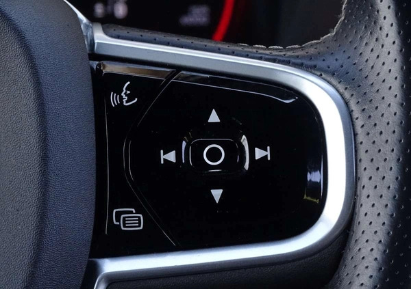 Volvo XC 60 cena 134900 przebieg: 143000, rok produkcji 2018 z Skarszewy małe 254